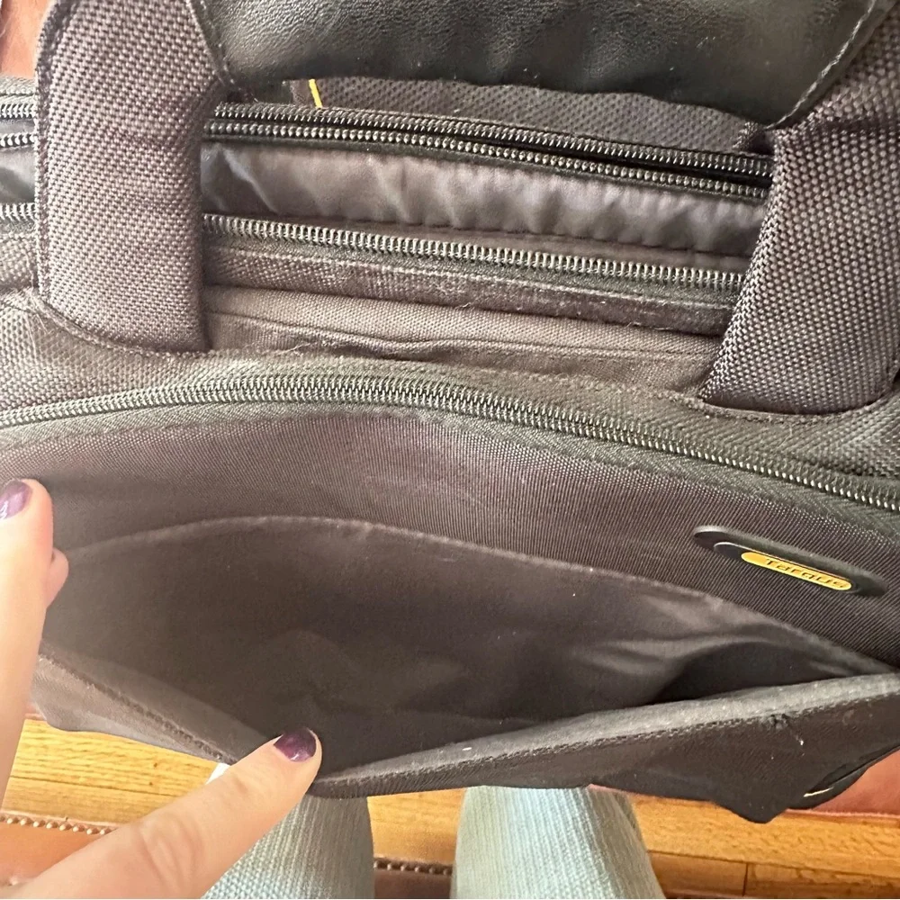 Targus Meridian II Toploading Laptop Case 15.6” – Black